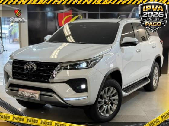 TOYOTA HILUX SW4 2.8 D-4D TURBO DIESEL SRX 4X4 AUTOMÁTICO